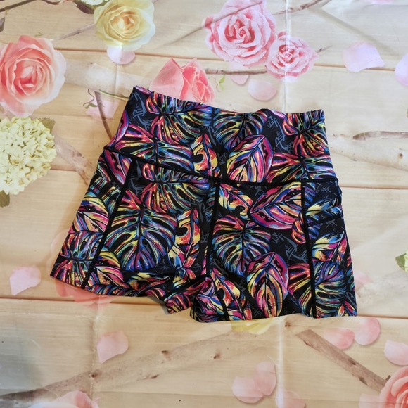 CVG colorful leaf print shorts - Picture 4 of 6